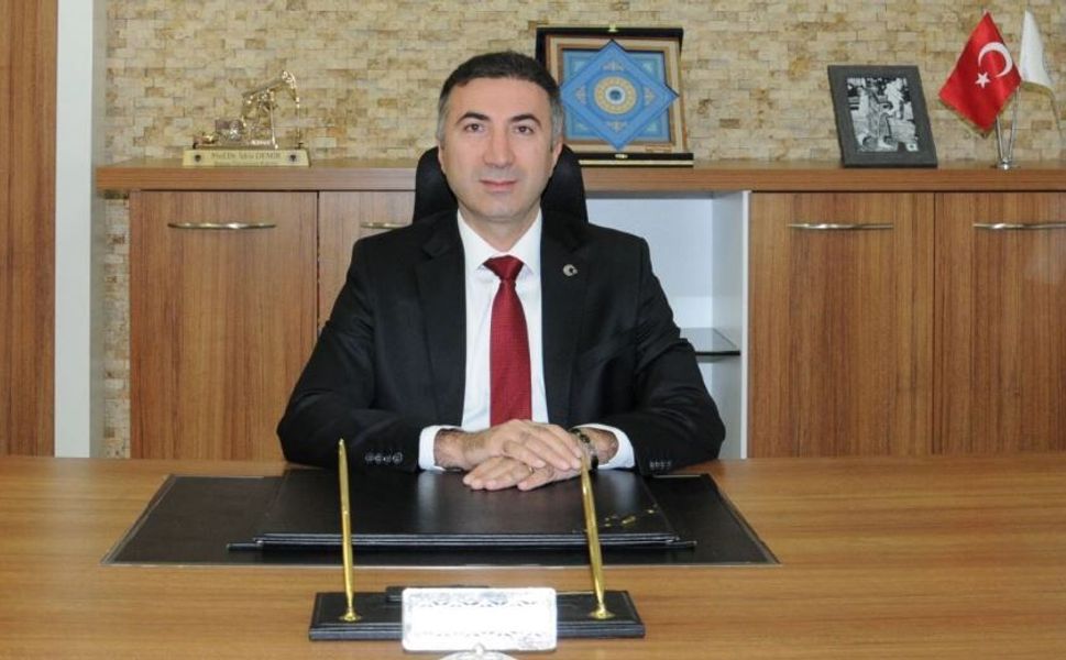 Rektör Demir’den Anneler Günü Mesajı: "Toplumun Geleceğini Anneler İnşa Eder"