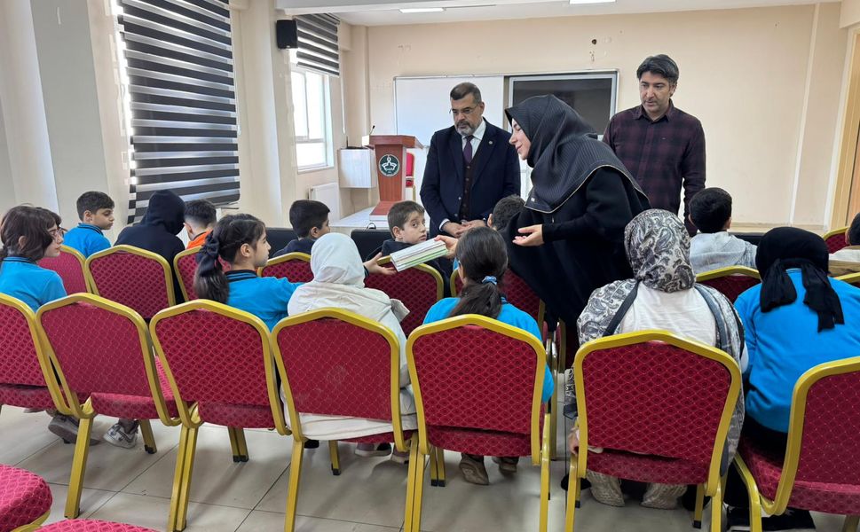 "Dersimi Seçiyorum, Kur’an’ımı Alıyorum"