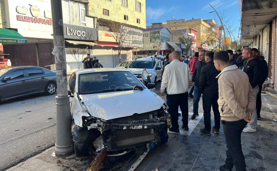 Aşırı Hız ve Dikkatsizlik Kaza Getirdi