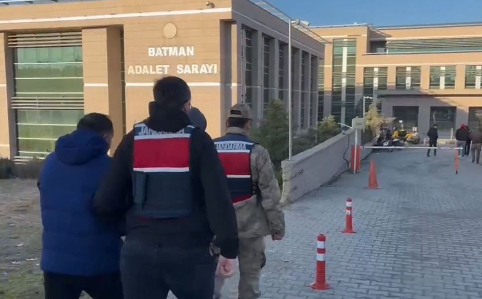 Siber Çeteye Dev Darbe: Batman'ında Aralarında Bulunduğu 17 İlde 2 Milyarlık Vurgun Engellendi!