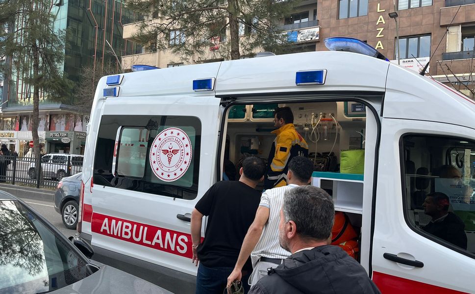 Yere Savrulan Motosikletin Sürücüsü Yaralandı