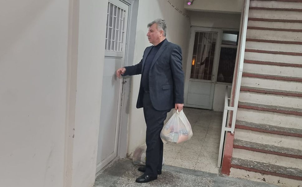 HÜDA PAR'lı Belediye Başkanı Özhan'dan Ramazan öncesi anlamlı yardım