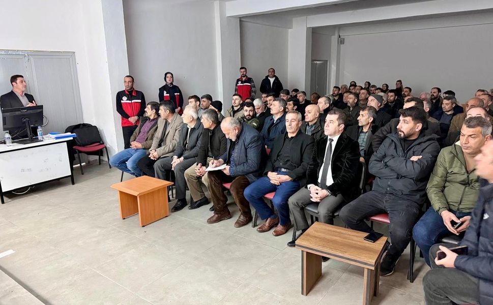 Sason’da Muhtar ve Çiftçilere Bilgilendirme Toplantısı