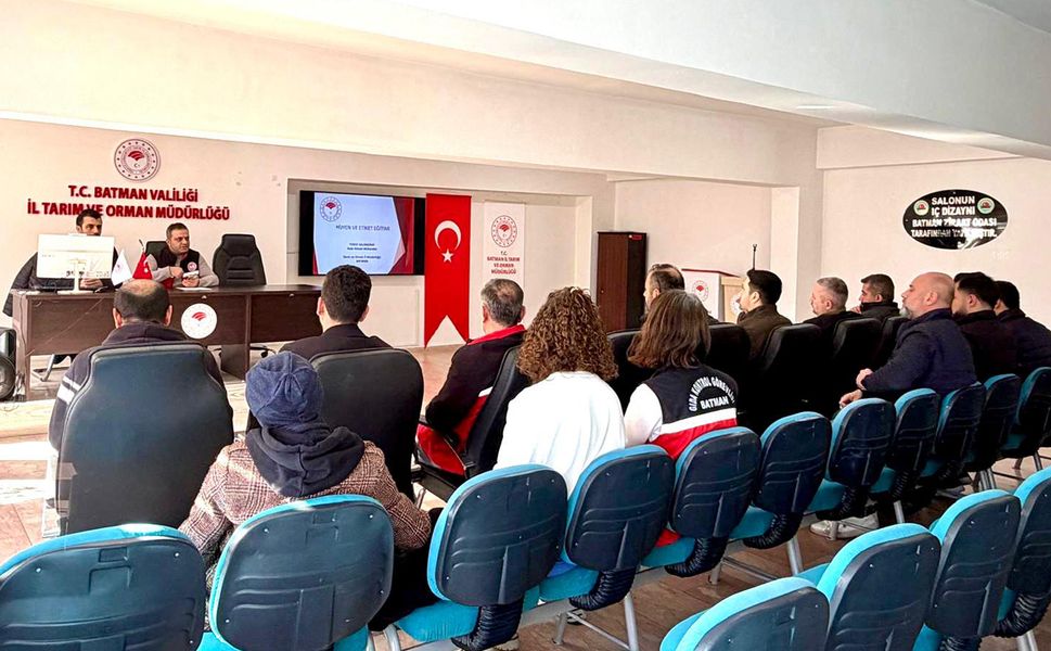 Batman'da unlu mamul ve hazır yemek çalışanlarına hijyen eğitimi