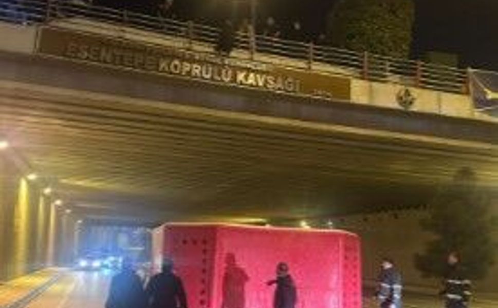 Köprülü Kavşakta İntihar Girişimi