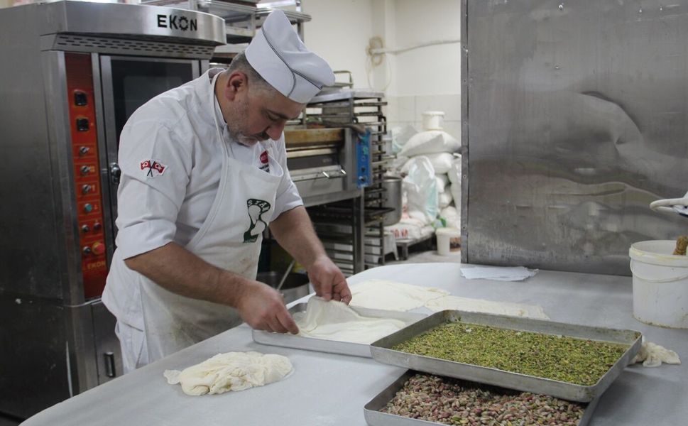 Batman'da pastanelerde gece gündüz bayram yoğunluğu mesaisi