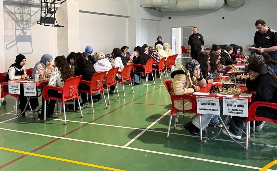 Batman’da Satranç Şampiyonu Sosyal Bilimler Lisesi!
