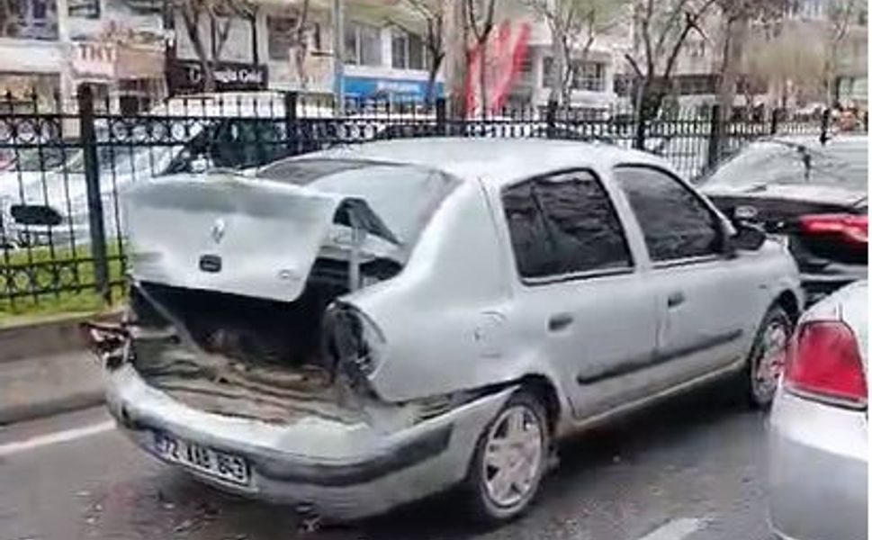 Diyarbakır Caddesi'nde Zincirleme Kaza: 7 Araç Birbirine Girdi