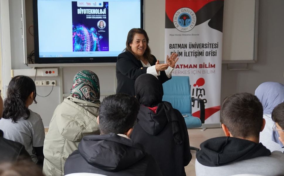 Lise Öğrencilerine Biyoteknoloji Anlatıldı