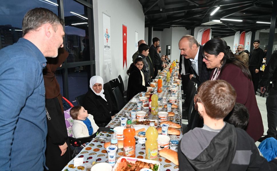 Batman Valisi Ekrem Canalp Basın Mensuplarıyla İftarda Buluştu