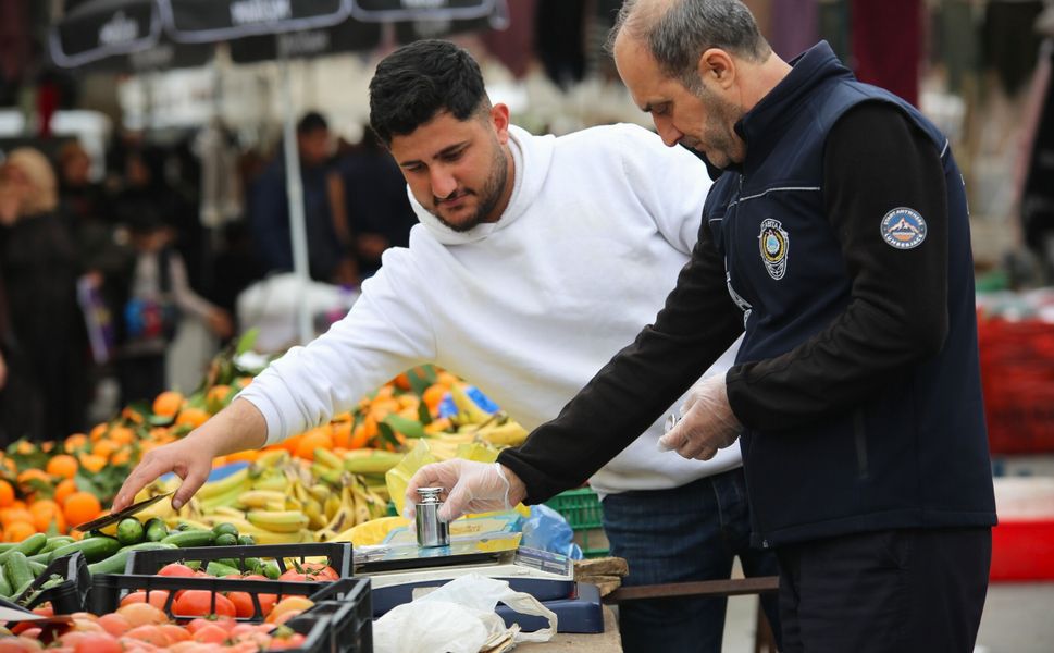 Semt Pazarlarında Denetimler Aralıksız Sürüyor