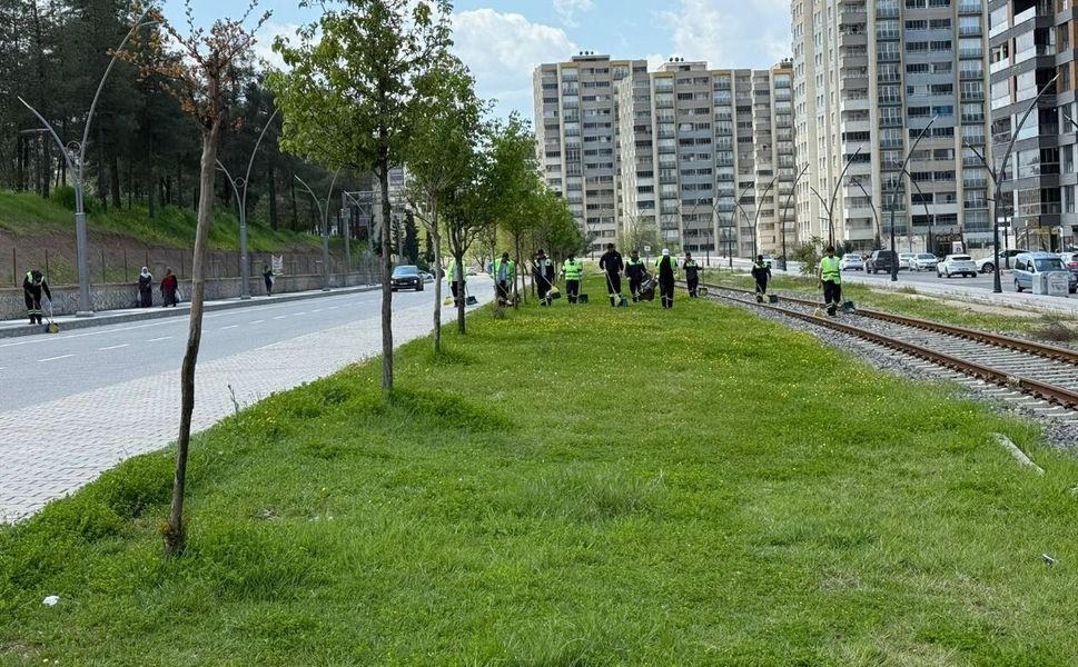 Batman’ın Sokaklarında Bahar Temizliği Mesaisi