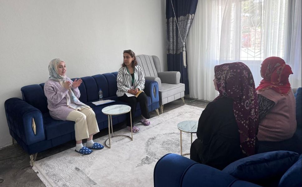 Beşiri’de Sağlıklı Gelecek İçin Ev Ev Ziyaret: Aşı Haftası’nda Anne Adaylarına Özel Eğitim