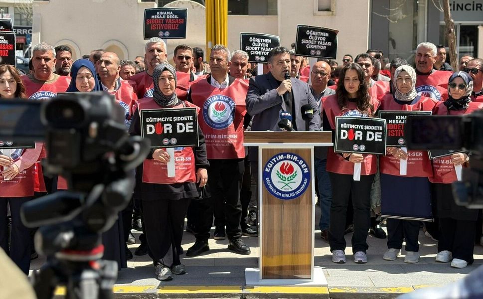 Batman’da Eğitimciler Şiddete Karşı "Sessiz Yürüyüş" Düzenliyor