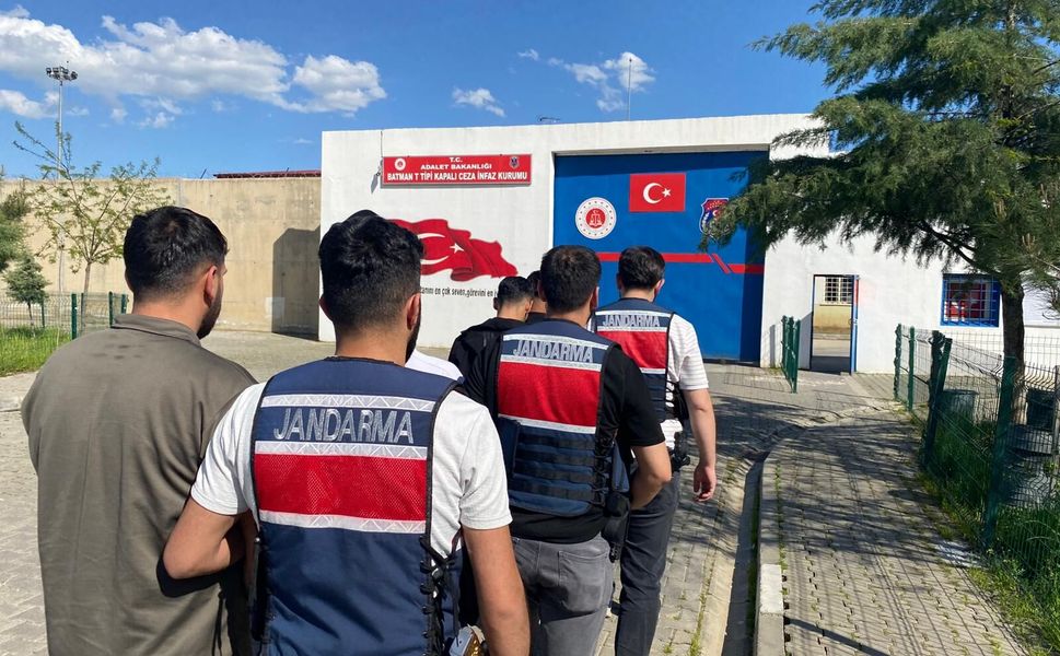 Zehir ve Yasa Dışı Bahisçilerine Operasyon: 4 Tutuklama!