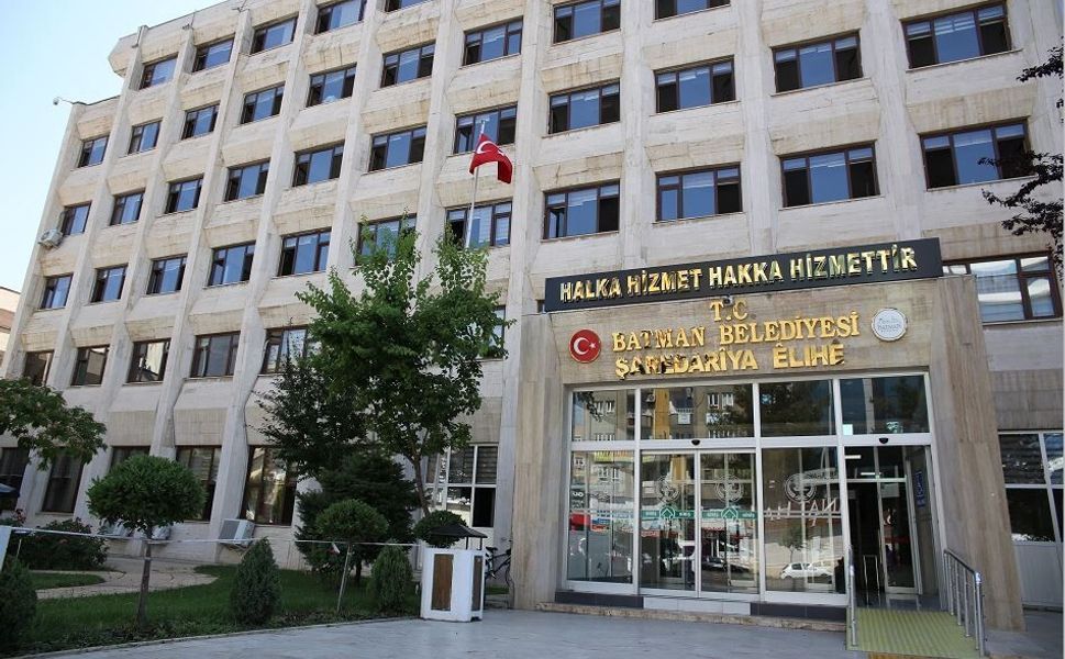 Batman Belediyesi’nden İşçisine Bayram Müjdesi: İkramiyeler Hesaplara Yatırıldı!