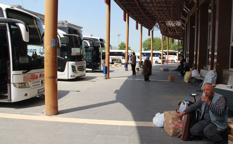 Batman Otogarı'nda bayram sessizliği: Araçlar yüzde 80-90 boş gidiyor