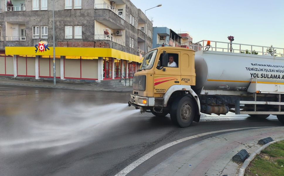 Batman’da Kurban Kesim Alanlarında Temizlik Çalışması Yapıldı