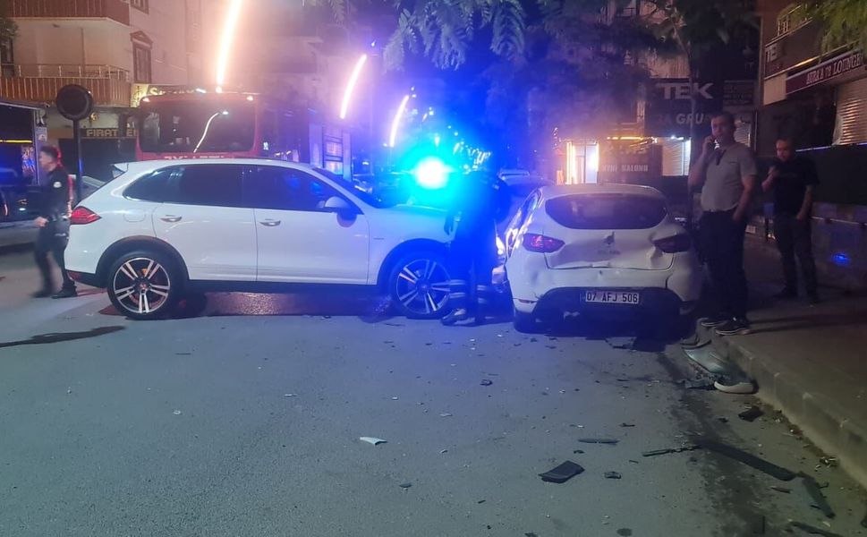 Gap Mahallesi Kafeler Sokağı’nda Maddi Hasarlı Kaza