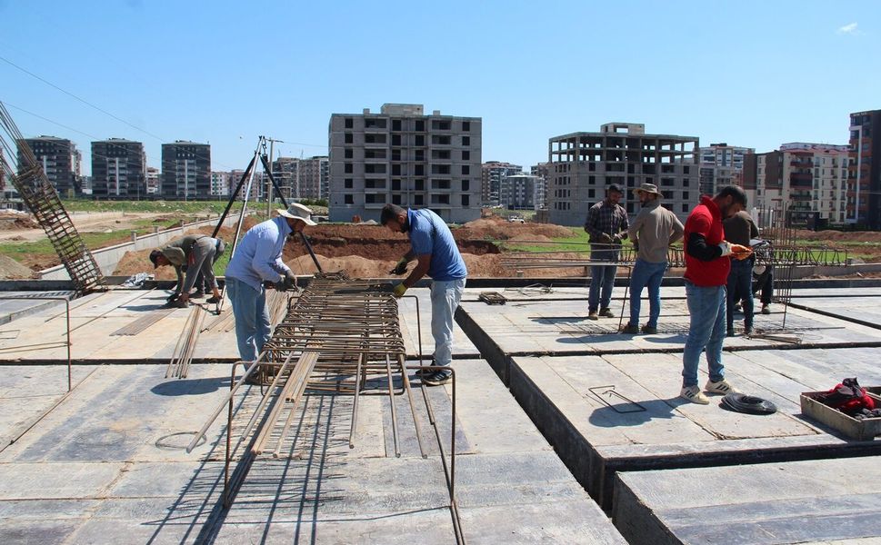 Gerçek İşçiler 1 Mayıs'ta çalışıyor İşçi olmayanlar tatilde