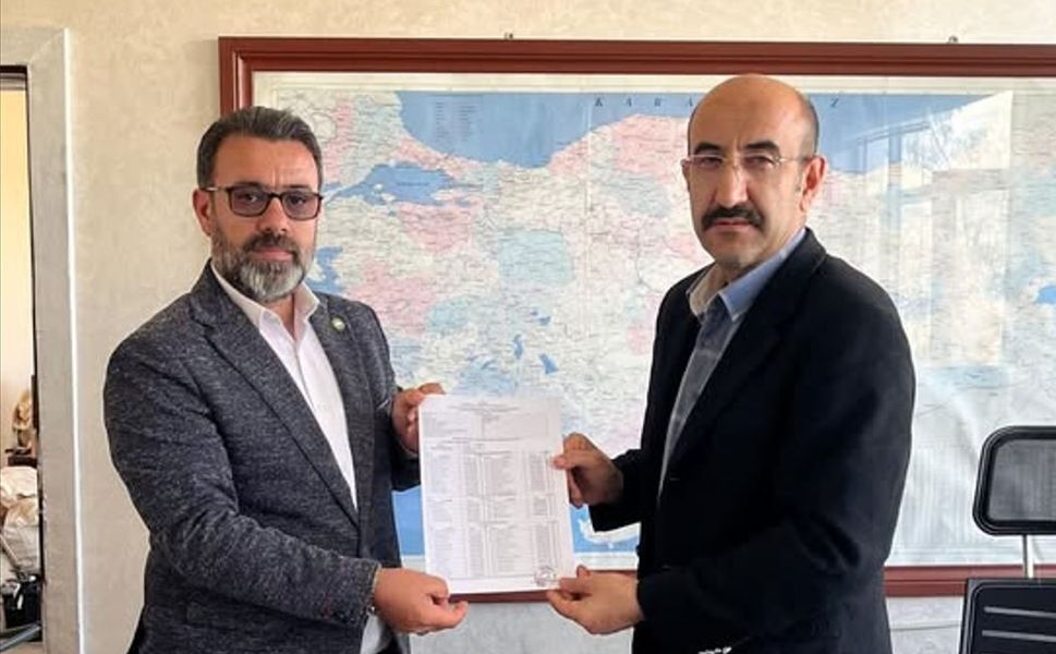 Hüda Par Gercüş İlçe Başkanı Başaran Mazbatasını Aldı