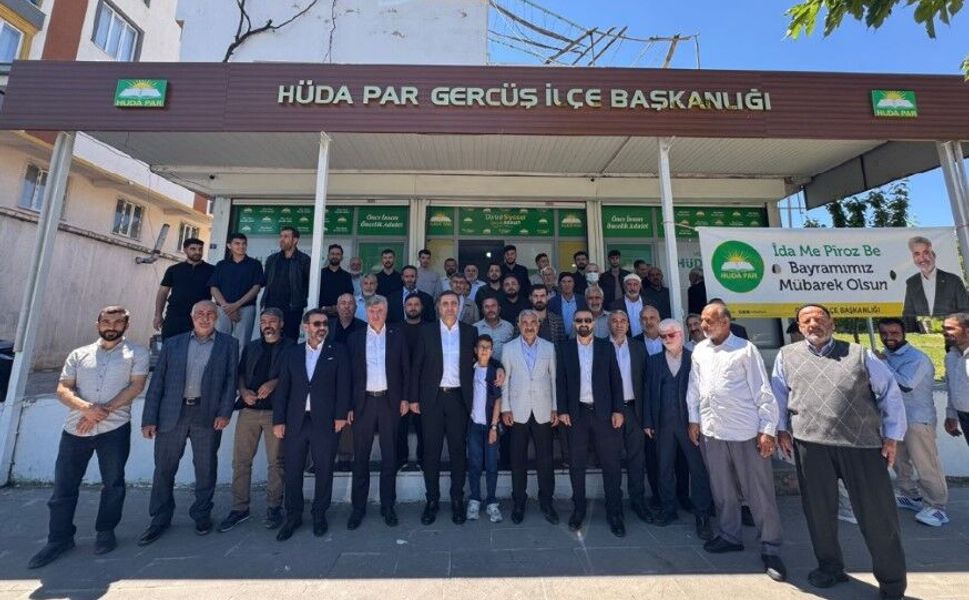 HÜDA PAR’dan İlçelerde Bayramlaşma Programı