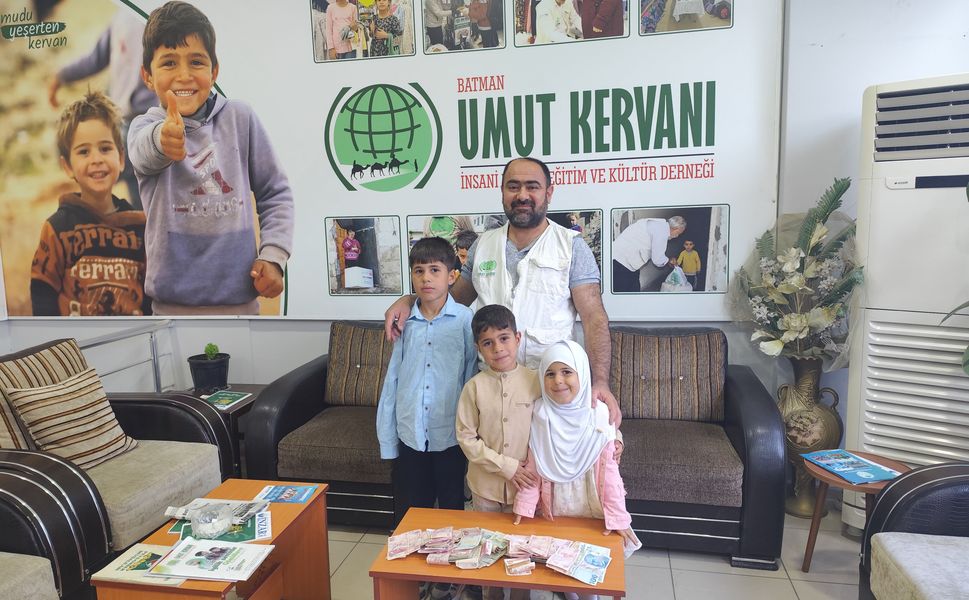 Kardeşlerden Duygulandıran Bağış