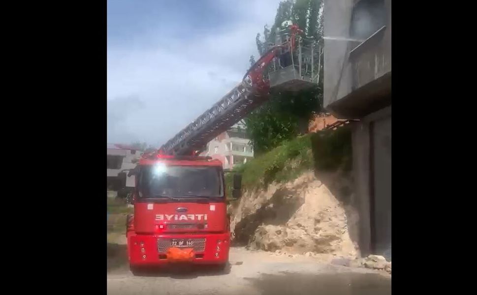 Karayün Köyünde Ev Yangını: İtfaiye Ekipleri Faciayı Önledi