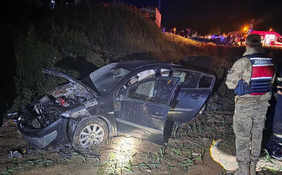 Batman’da Korkutan Kaza: Kontrolden Çıkan Araç Şarampole Devrildi, 3 Yaralı!