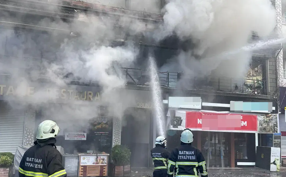 Batman'da Pastanede Korkutan Yangın