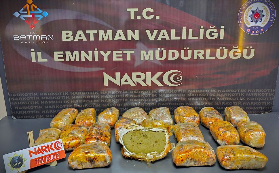 Batman’da Narkotik Operasyonu: Kozluk Girişinde 11 Buçuk Kilo Esrar Ele Geçirildi!