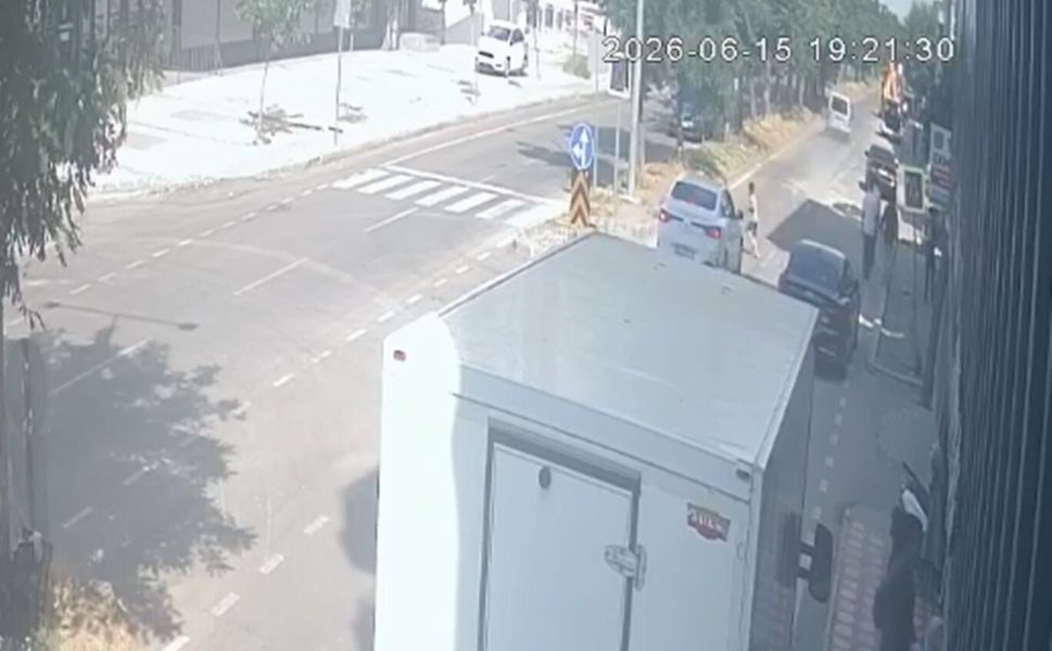 Batman'da yaya geçidinde otomobilin çarptığı çocuk ağır yaralandı