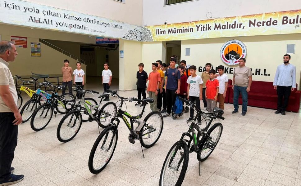 Hafızlık Belgesini Alan Minik Yüreklere Bisiklet Hediyesi!