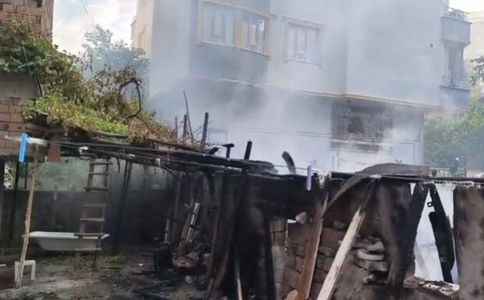 Gap Mahallesi’nde Odunluk Yangını: İtfaiye Zamanında Müdahale Etti