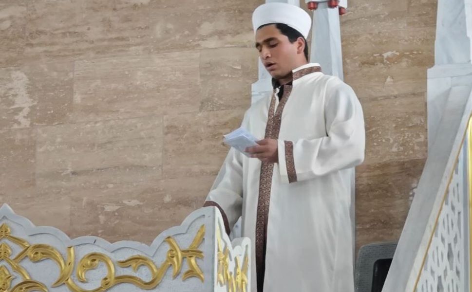 Genç Hatipler Minberde: Gazi Anadolu İmam Hatip Lisesi Öğrencilerinden Batman Camilerinde Hutbe