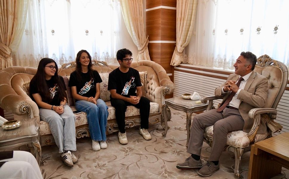 Tübitak Araştırma Projeleri Yarışması'nda Derece Elde Eden Öğrenciler Ağırlandı