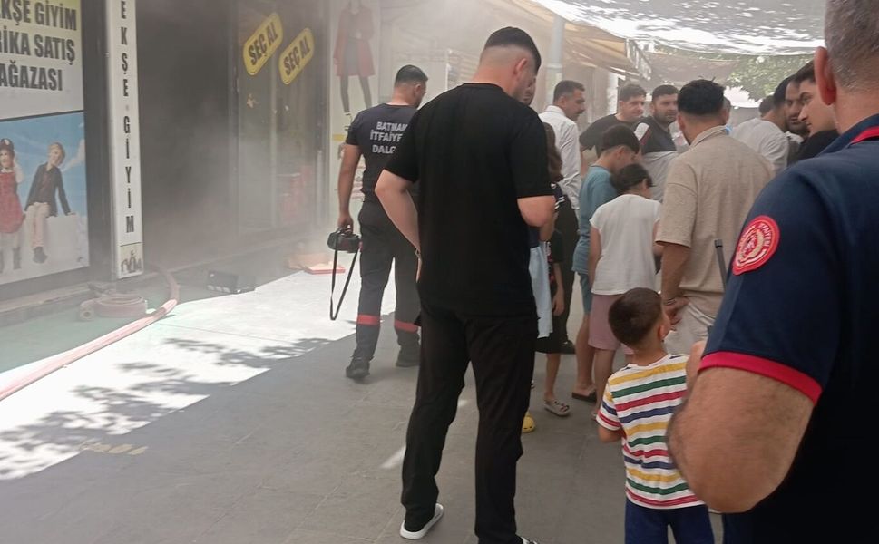Batman'da iş yerinde yangın: Esnaf ve itfaiye seferber oldu