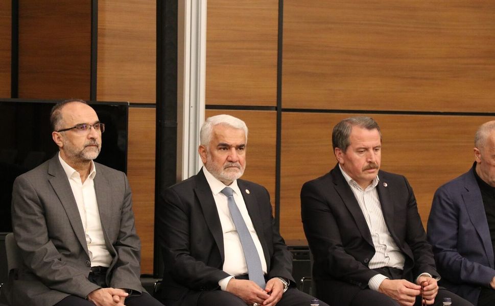 HÜDA PAR Genel Başkanı Yapıcıoğlu'ndan Memur-Sen Genel Başkanı Yalçın'a taziye ziyareti