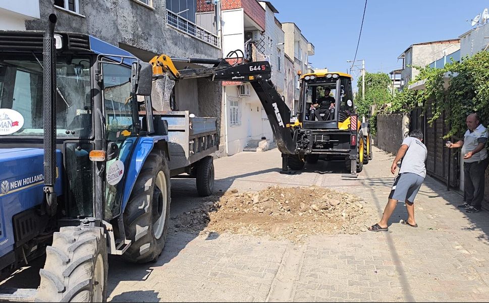 Batman'da Bozulan Yol ve Kaldırımlar Yenileniyor