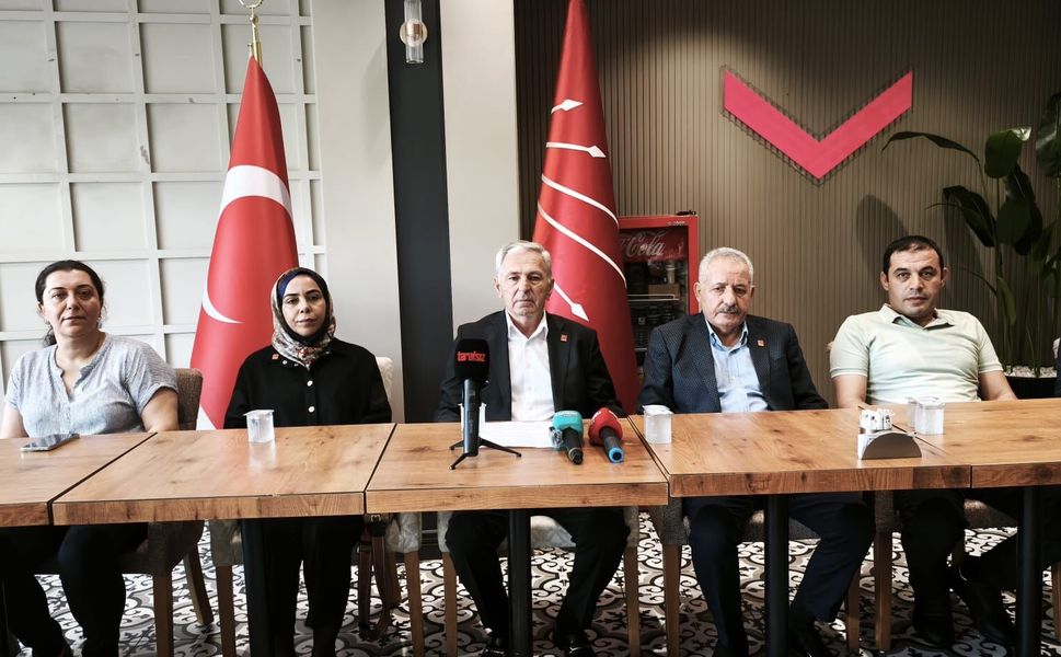 CHP Batman İl Başkanı Yılmaz Özkanat Basın Toplantısı Düzenledi