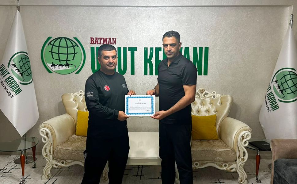 Umut Kervanı Arama Kurtarma ekibine teşekkür belgesi verildi