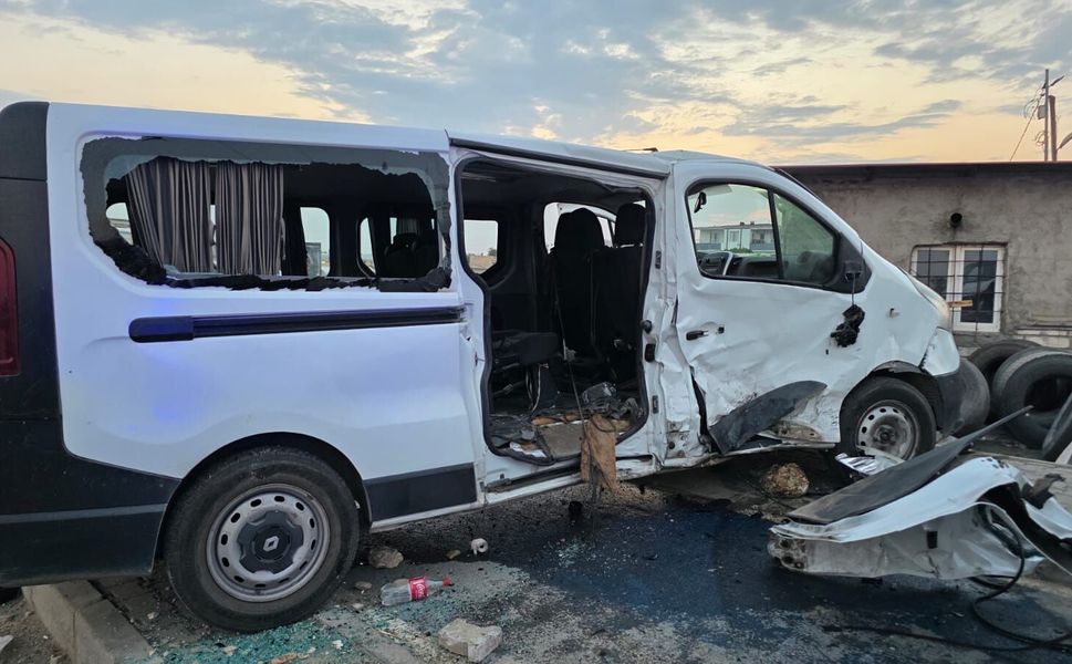 OSB Yolunda Trafik Kazası: Yaralılar Ambulansla Hastaneye Sevk Edildi