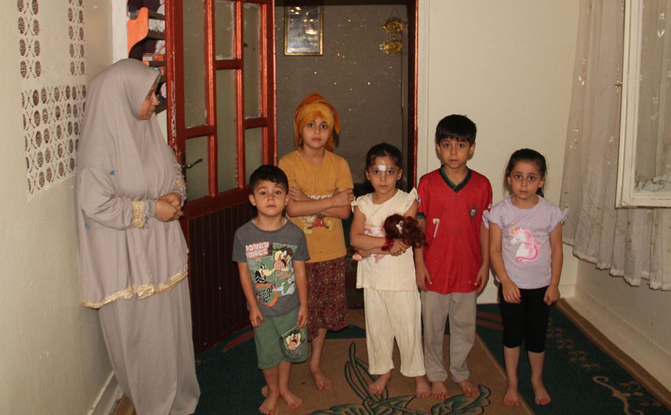 5 Çocuklu Aile Günlerdir Karanlıkta Yaşıyor