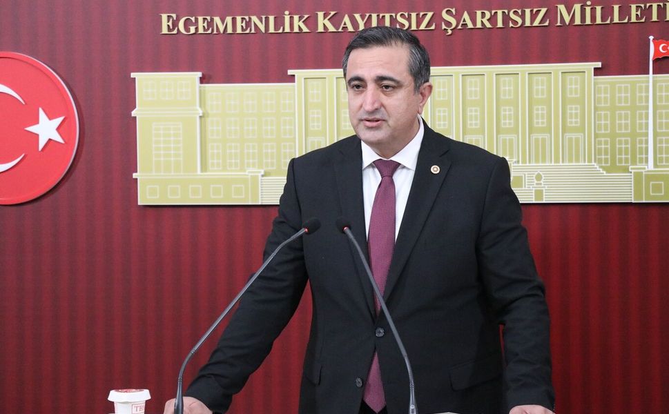 Başörtüsü bir moda aksesuarı değil, İslam'ın şiarlarındandır