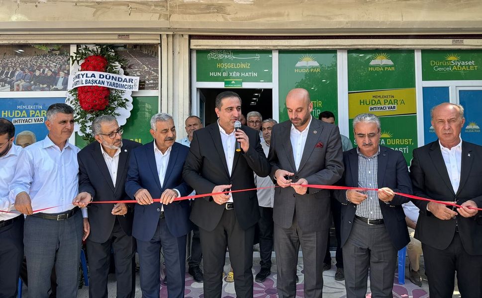 HÜDA PAR Beşiri İlçe Başkanlığının Yeni Hizmet Yeri Dualarla Açıldı