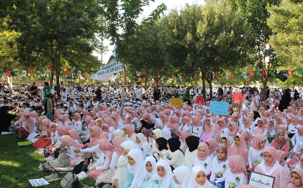 Peygamber Sevdalıları: Hedefimiz, namaz kılan bir nesil yetiştirmek