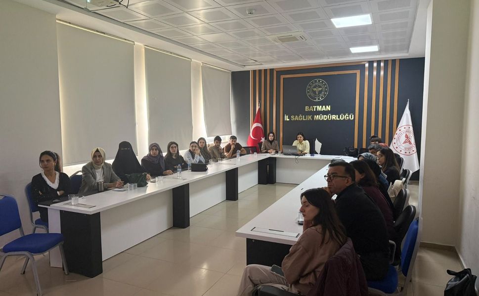 Batman’da Hekimlere Sigara Bırakma Tedavisi Eğitimi