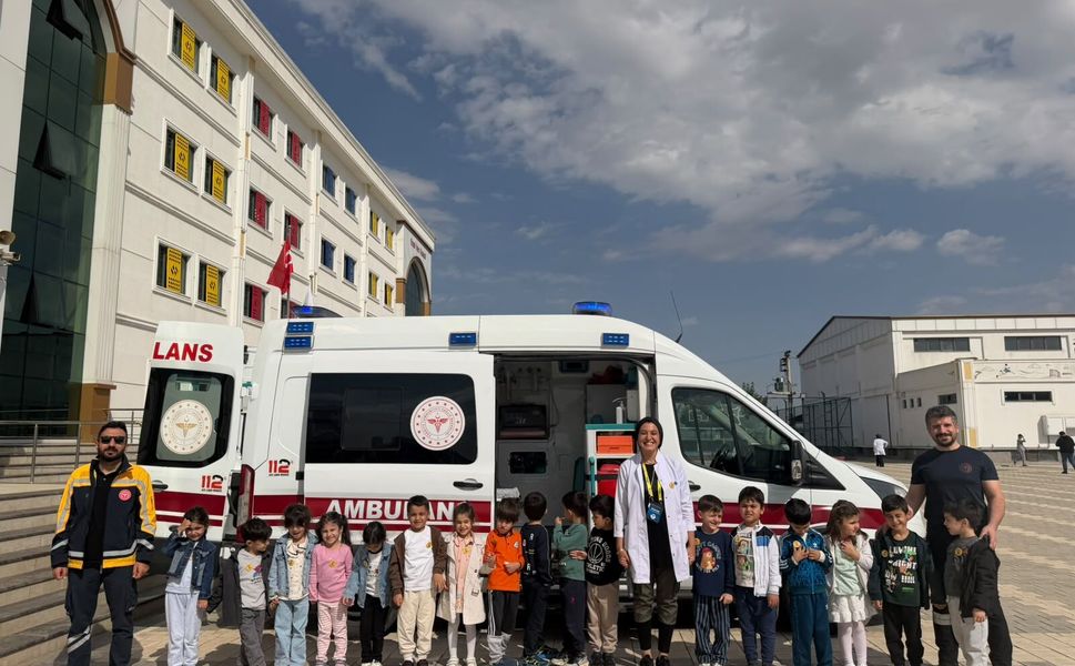 Okulda Gerçeğini Aratmayan Deprem Tatbikatı
