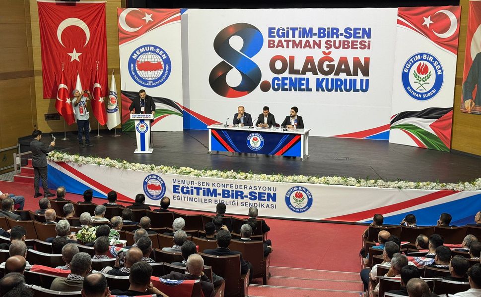 Eğitim-Bir-Sen'de Şehmuz Önlü Tekrar Başkan Seçilerek Güven Tazeledi