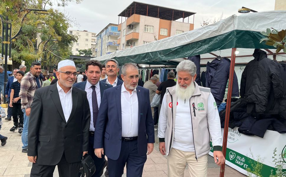 Diyanet-Sen yöneticilerinden Umut Kervanı kermesine ziyaret